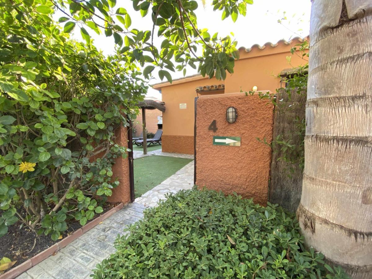 Casa Bungalows Con Jardin Privado Y Piscina Compa Cádiz Kültér fotó
